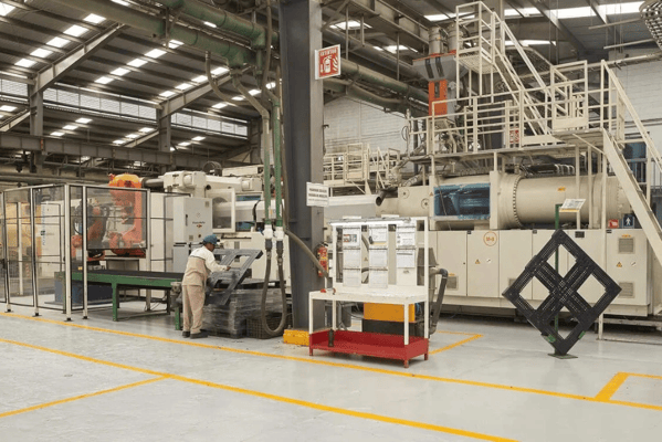 Palets de plástico: soluciones a la medida para industrias