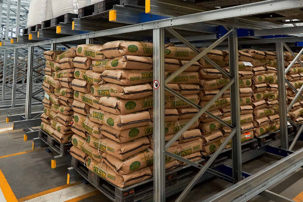 Tarimas industriales de plástico vs. tarimas de madera